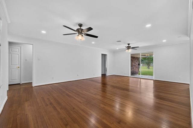 5027 Creekbend Drive, Houston, TX 77035