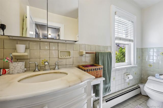 148 Willis Court, Woodmere, NY 11598