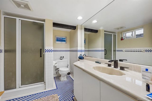 148 Willis Court, Woodmere, NY 11598