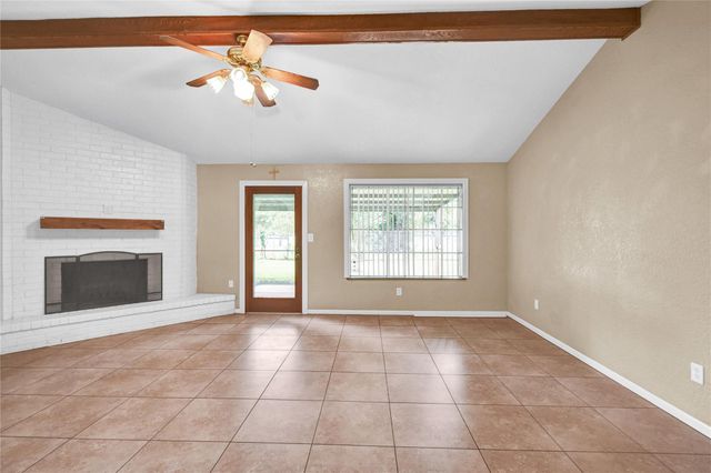 232 Wayne Dr, Clute, TX 77531