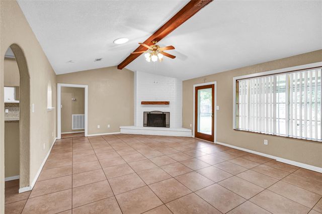 232 Wayne Dr, Clute, TX 77531