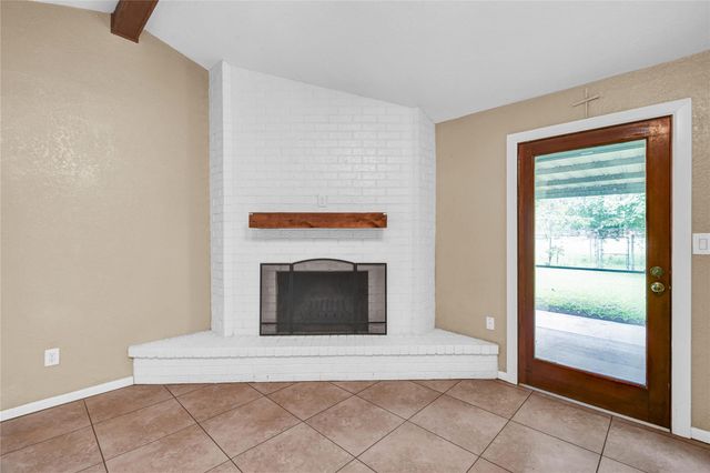 232 Wayne Dr, Clute, TX 77531