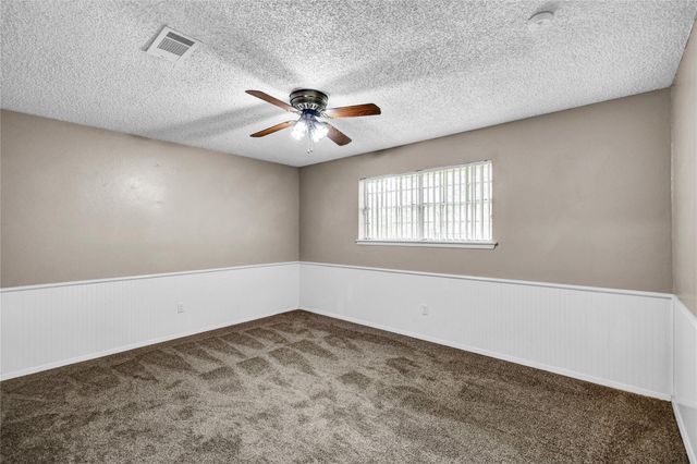 232 Wayne Dr, Clute, TX 77531
