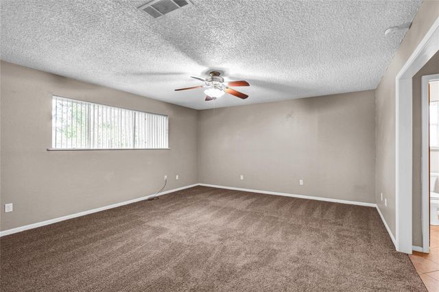 232 Wayne Dr, Clute, TX 77531