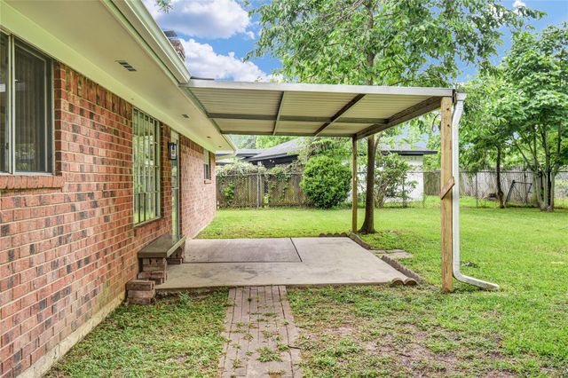 232 Wayne Dr, Clute, TX 77531