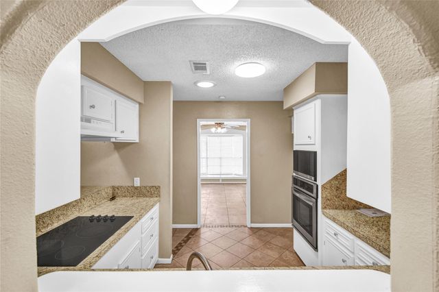 232 Wayne Dr, Clute, TX 77531