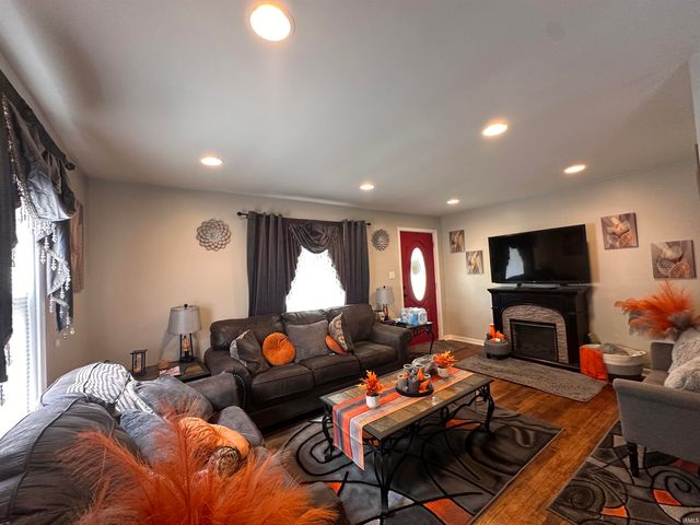 1907 Oakland Avenue, Evansville, IN 47711