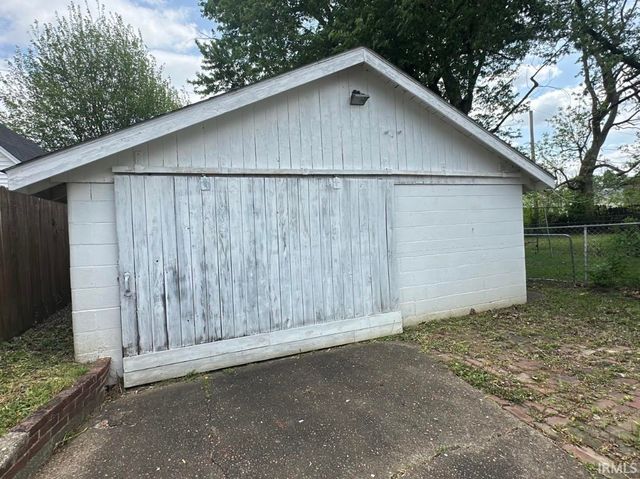 1907 Oakland Avenue, Evansville, IN 47711