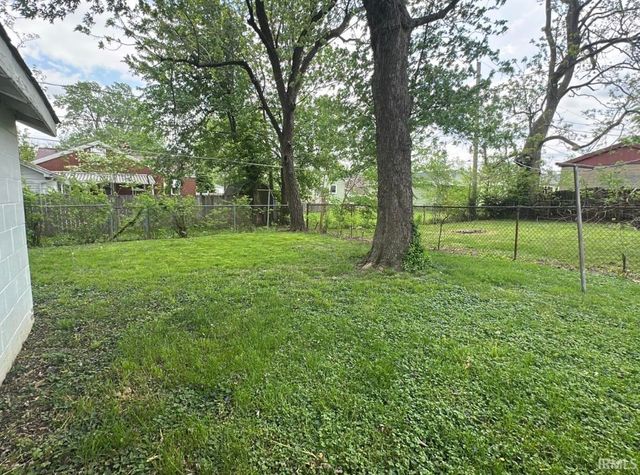 1907 Oakland Avenue, Evansville, IN 47711