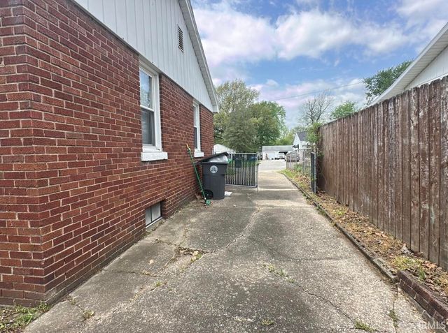 1907 Oakland Avenue, Evansville, IN 47711