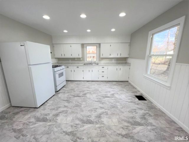 1907 Oakland Avenue, Evansville, IN 47711