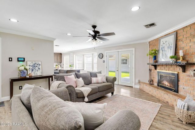 226 Saint Benjamin Drive, Lafayette, LA 70506