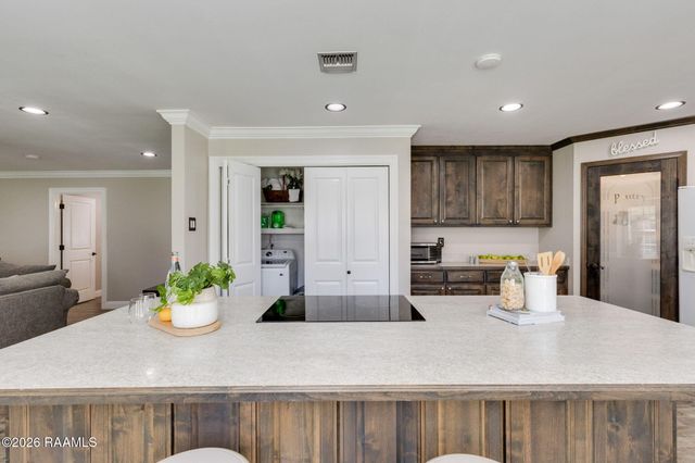 226 Saint Benjamin Drive, Lafayette, LA 70506