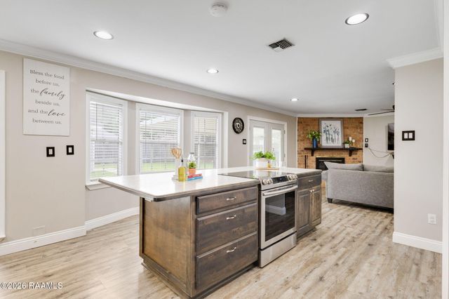 226 Saint Benjamin Drive, Lafayette, LA 70506