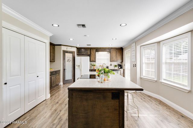 226 Saint Benjamin Drive, Lafayette, LA 70506