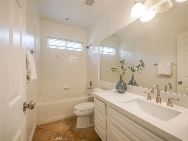 7725 Lady Banks, Corona, CA 92883
