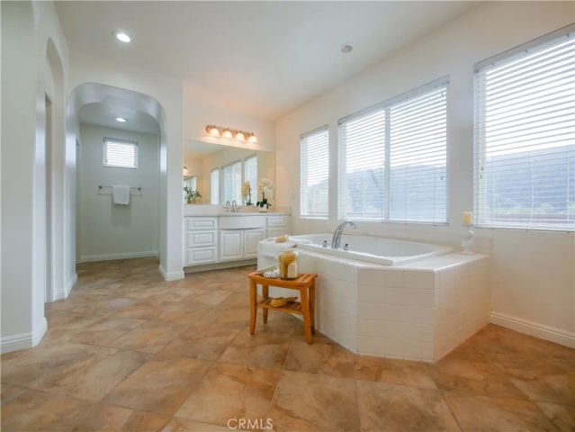7725 Lady Banks, Corona, CA 92883