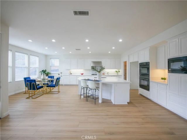 7725 Lady Banks, Corona, CA 92883