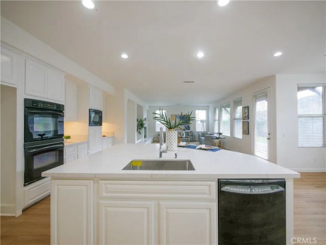 7725 Lady Banks, Corona, CA 92883