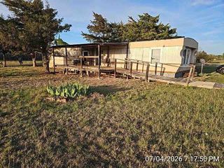 201 5th St, Elgin, OK 73538