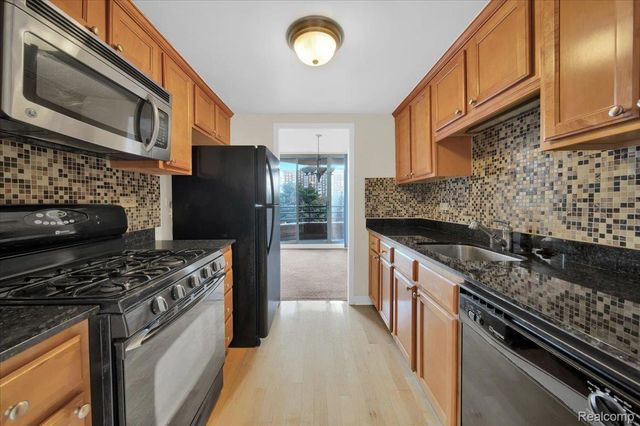 3320 Spinnaker Lane 3A, Detroit, MI 48207