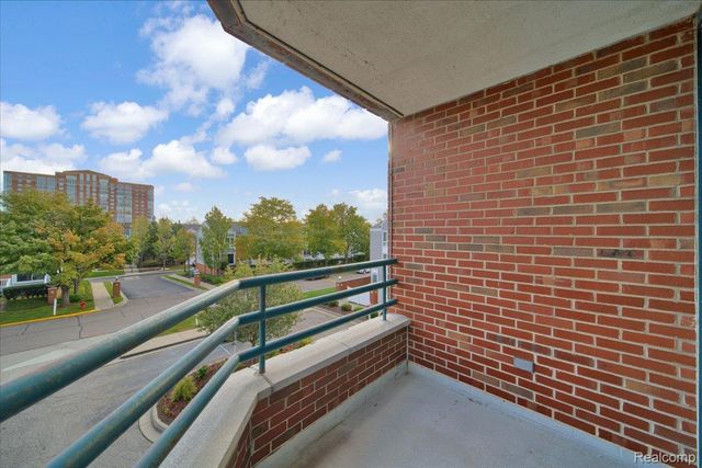 3320 Spinnaker Lane 3A, Detroit, MI 48207