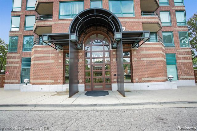 3320 Spinnaker Lane 3A, Detroit, MI 48207