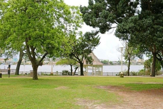 154 Brooks Street, 201, Fort Walton Beach, FL 32548