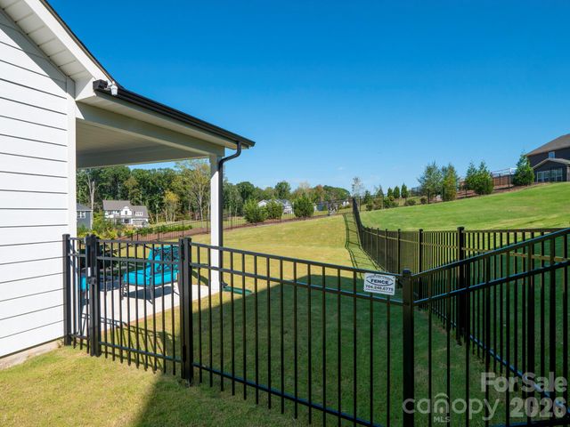 2023 Waxhaw Crossing Drive 245, Waxhaw, NC 28173