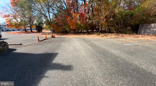 1868 GREENTREE RD, Cherry Hill, NJ 08003