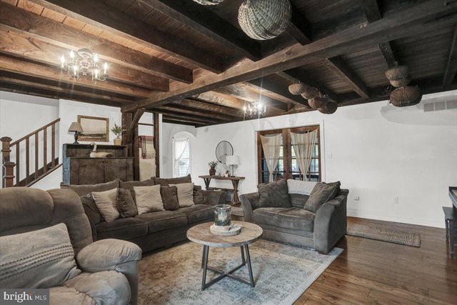 520 SUNDAY RD, Lenhartsville, PA 19534