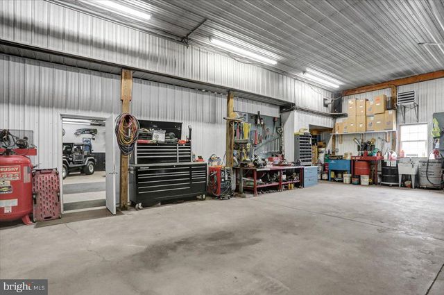 520 SUNDAY RD, Lenhartsville, PA 19534