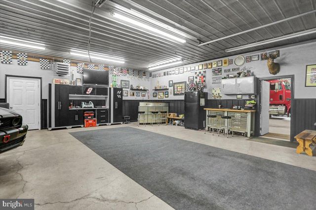 520 SUNDAY RD, Lenhartsville, PA 19534