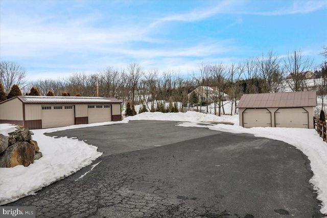 520 SUNDAY RD, Lenhartsville, PA 19534