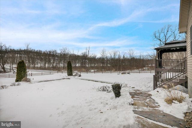 520 SUNDAY RD, Lenhartsville, PA 19534