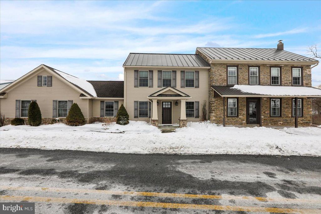 520 SUNDAY RD, Lenhartsville, PA 19534