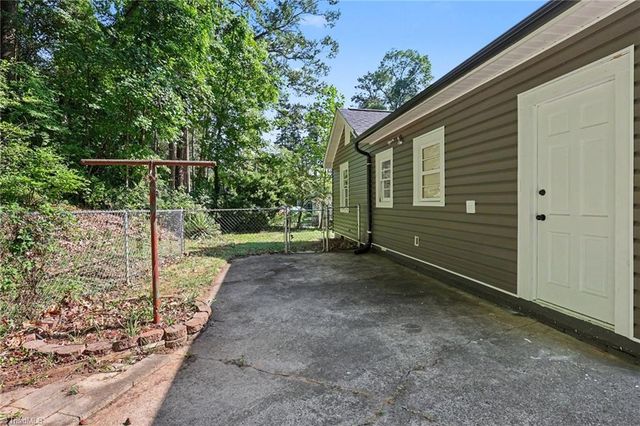 416 Woodsway Drive, Lexington, NC 27292