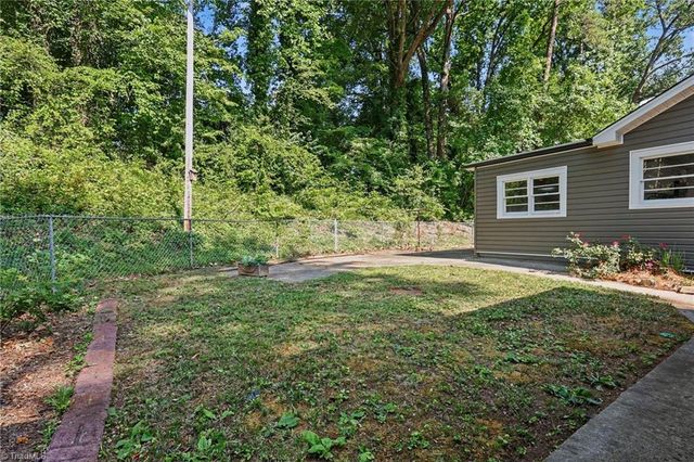 416 Woodsway Drive, Lexington, NC 27292