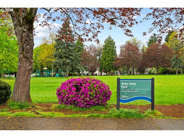 470 Nw BELLA VISTA Dr, Gresham, OR 97030
