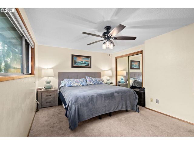 470 Nw BELLA VISTA Dr, Gresham, OR 97030