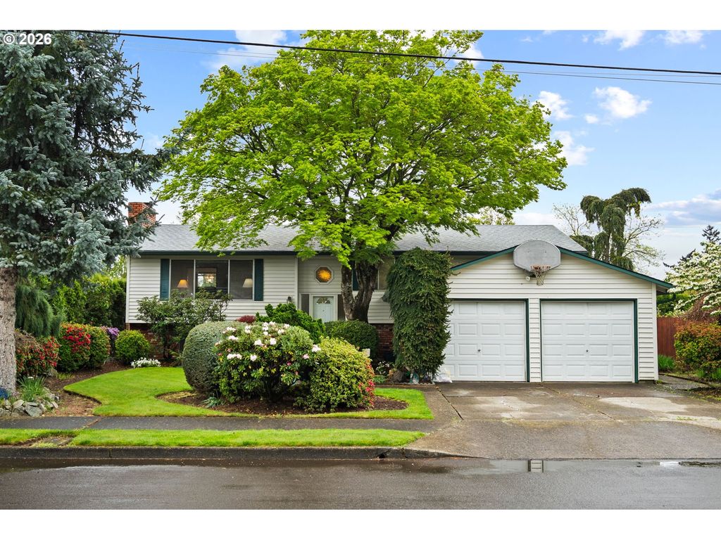 470 Nw BELLA VISTA Dr, Gresham, OR 97030