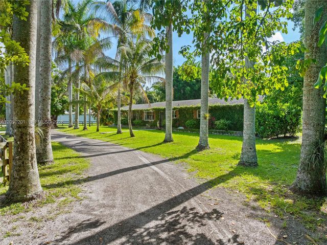 1068 D Rd, Loxahatchee, FL 33470