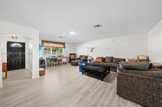 1068 D Rd, Loxahatchee, FL 33470