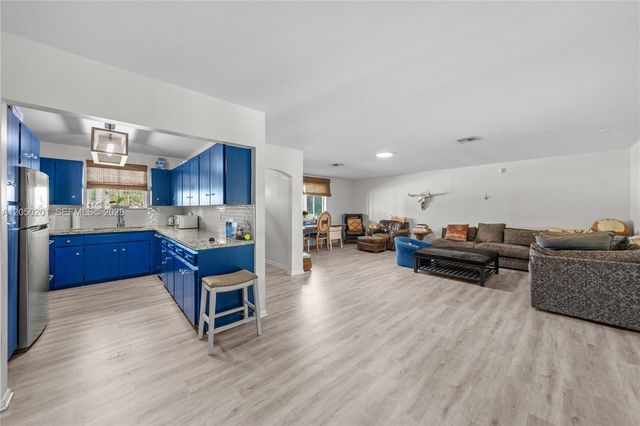 1068 D Rd, Loxahatchee, FL 33470