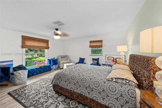 1068 D Rd, Loxahatchee, FL 33470