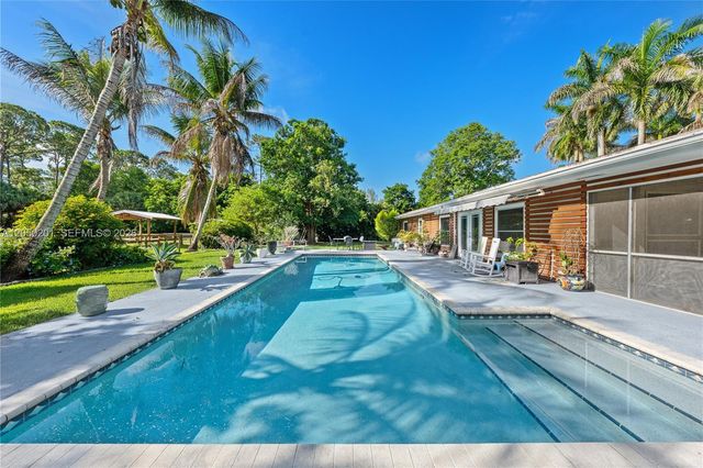 1068 D Rd, Loxahatchee, FL 33470