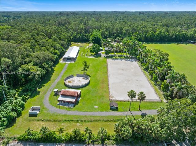 1068 D Rd, Loxahatchee, FL 33470
