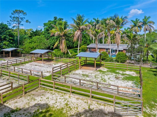 1068 D Rd, Loxahatchee, FL 33470