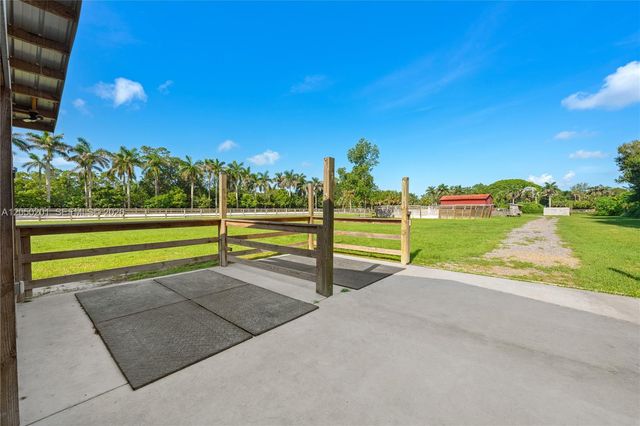 1068 D Rd, Loxahatchee, FL 33470