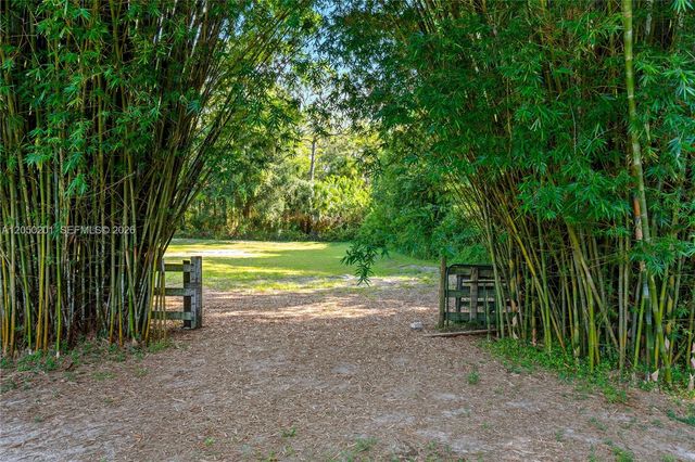 1068 D Rd, Loxahatchee, FL 33470